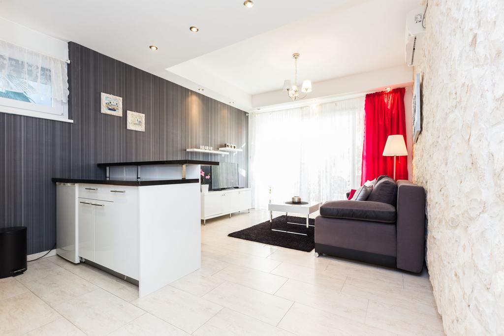 Apartments Elizabeth Biograd Na Moru Esterno foto